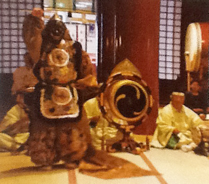 舞楽奉納-社報写真